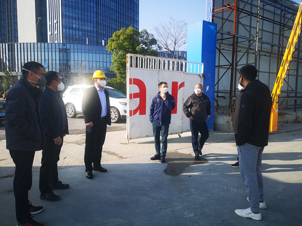 02  朱拂曉總經理(lǐ)率隊赴甯波地(dì)區(qū)公司在建項目檢查指導疫情防控工(gōng)作(zuò)2.JPG