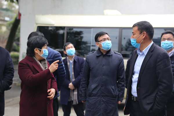 1582252140736986.jpg 01 陳奕君副省長(cháng)一(yī)行(xíng)莅臨公司開(kāi)展“三服務”活動.JPG