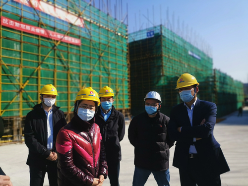 02  丁書(shū)記要(yào)求項目人(rén)員(yuán)全面做(zuò)好(hǎo)複工(gōng)準備工(gōng)作(zuò).jpg