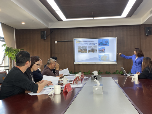 1605834502357257.jpg 01 誠晖集團旗下(xià)誠安公司總經理(lǐ)張燕楠作(zuò)現(xiàn)場(chǎng)彙報(bào).jpg