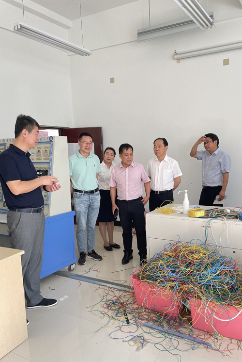 1625186199406336.jpg 01 領導走訪參觀111.jpg