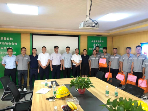 02 發放(fàng)防暑降溫物(wù)資-1.jpg