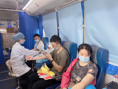 04  獻血進行(xíng)中.jpg