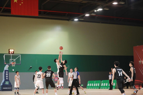 06 場(chǎng)上(shàng)角逐-3.jpg