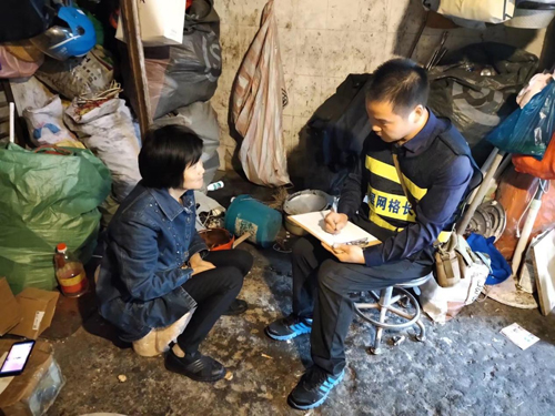 1658389741237744.jpg 06 虞騰峰入戶走訪中-2.jpg