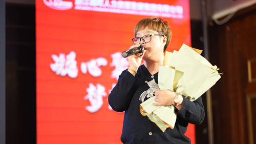 1677486611432781.jpg 12 歌(gē)曲:《早安隆回》.JPG