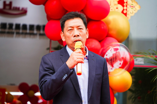 1712130241357373.jpg 02 誠晖集團張尚華董事(shì)長(cháng)緻開(kāi)場(chǎng)辭.jpg