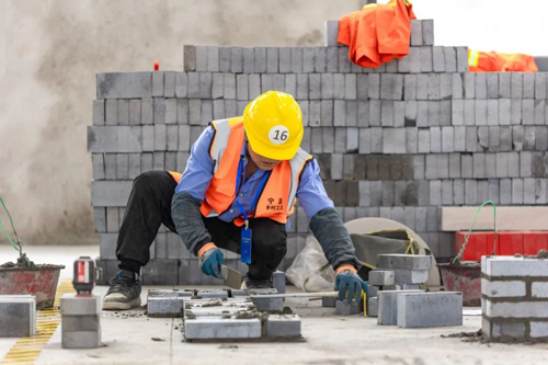 1714983910709219.jpg 07 砌築工(gōng)比賽實操現(xiàn)場(chǎng)-1.jpg