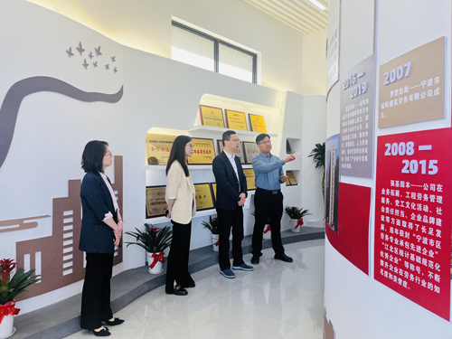 1715993840764289.jpg 調研現(xiàn)場(chǎng)-桌面.jpg