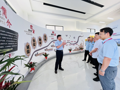 1717143425619706.jpg 01誠晖集團總經理(lǐ)林(lín)通(tōng)介紹公司情況.jpg