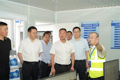 1719537345507265.jpg 05 卓衆人(rén)力公司在各觀摩展示區(qū)域進行(xíng)分(fēn)享交流.jpg.jpg